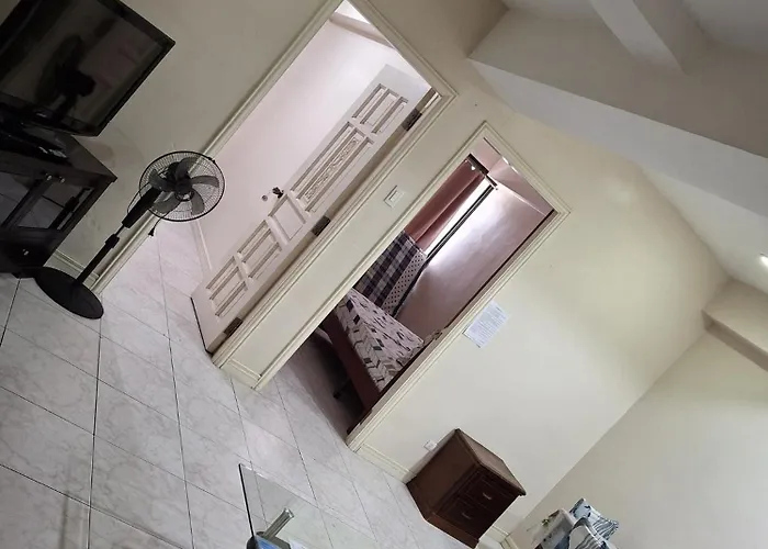 Cozy With Dining & Living Area 아파트 *