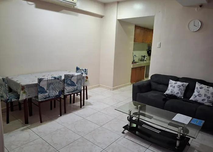 Cozy With Dining & Living Area *